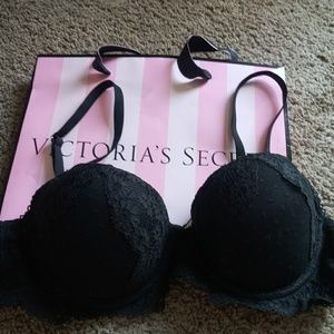 NWT VS lined demi bra